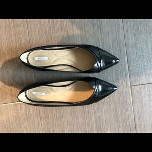 Geox black pointed flat